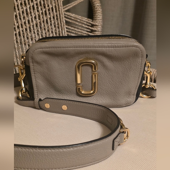 Marc Jacobs Handbags - Marc Jacobs Softshot Taupe Black & Gold